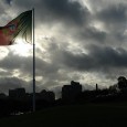 Crisis Portugal: rating omlaag, rente omhoog Portugal krijgt het steeds moeilijker om zijn schuldenprobleem zelf op te lossen. Vandaag schoot de rente voor Portugal omhoog naar historische records. Voor een lening van vijf jaar betalen de...